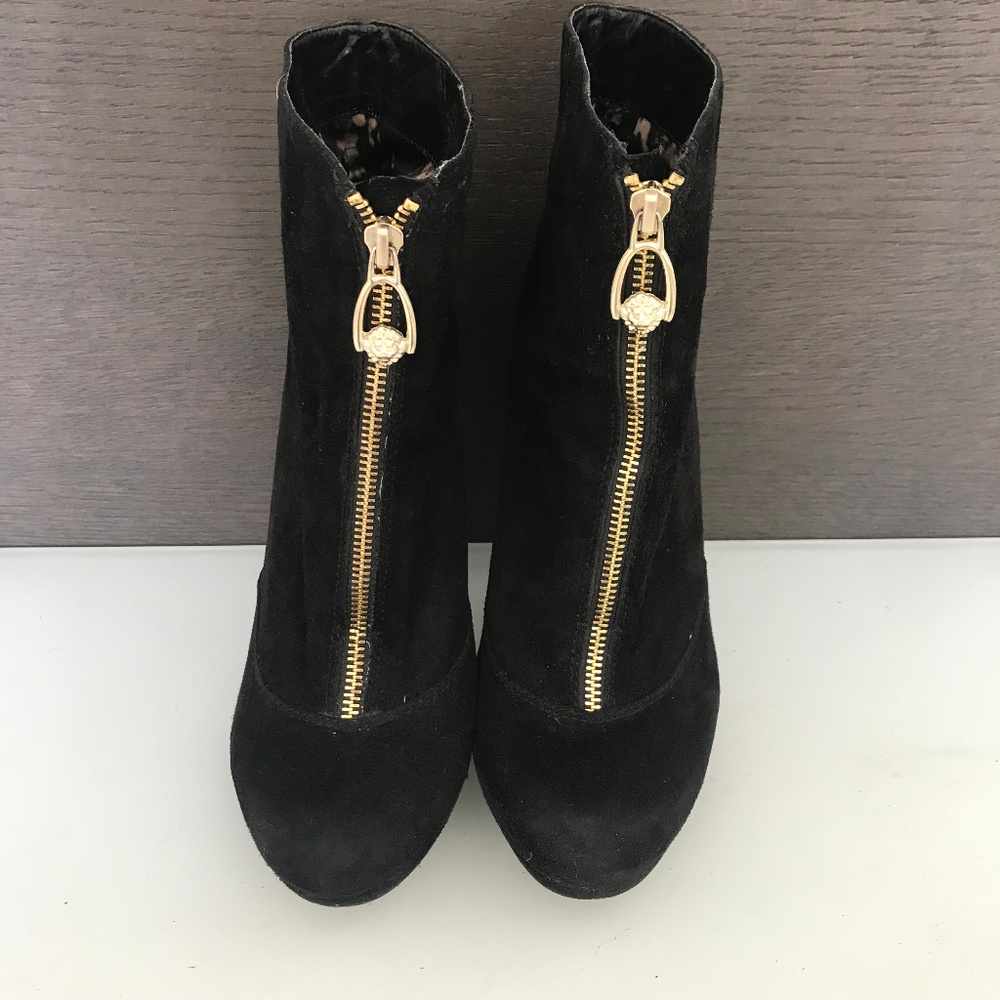 HOT!  Anne Klein Black Suede Heeled Zipper Booties